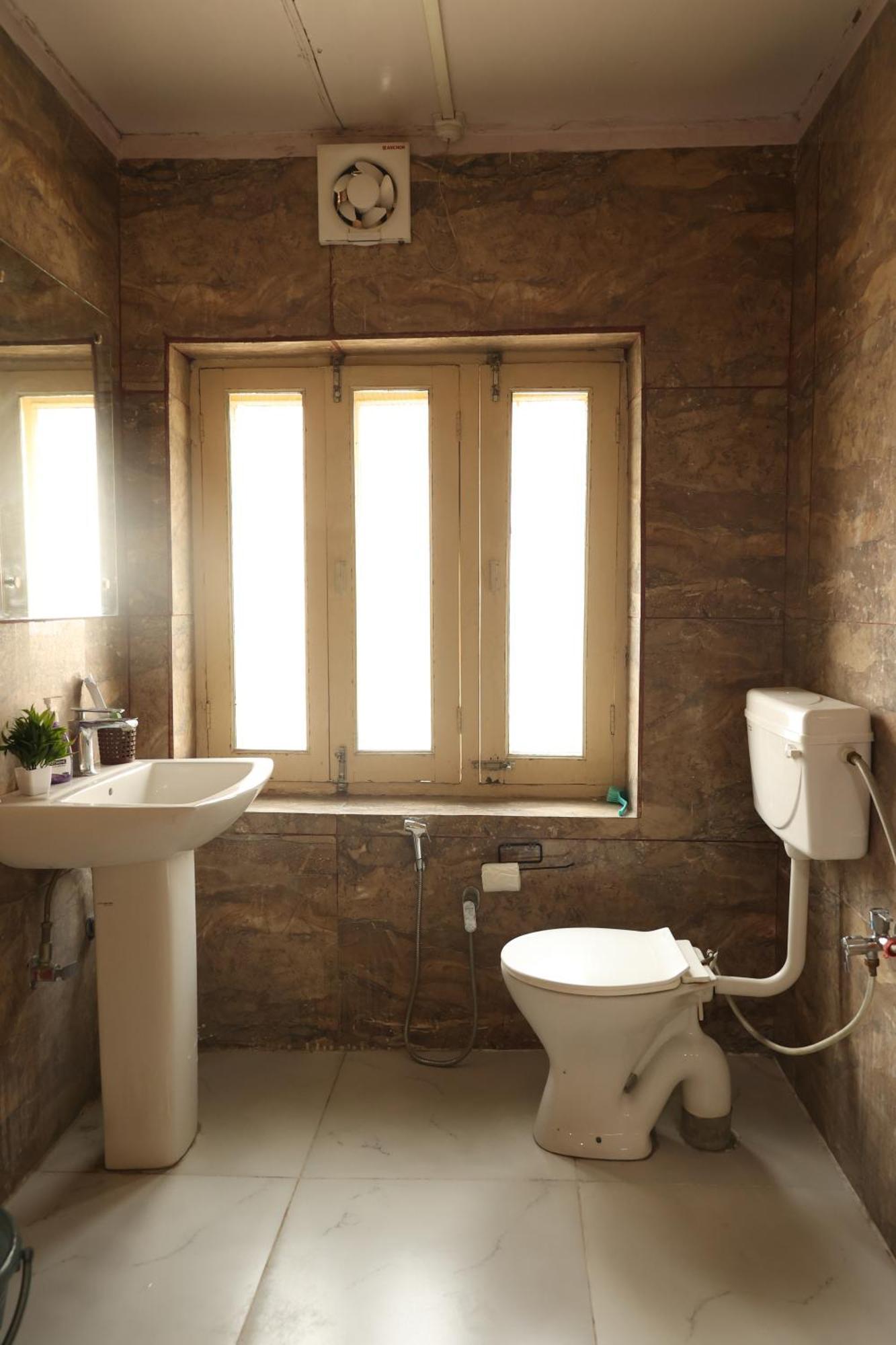 The Khayabaan - Luxurious Home Stay Away From Home Srīnagar Exterior foto